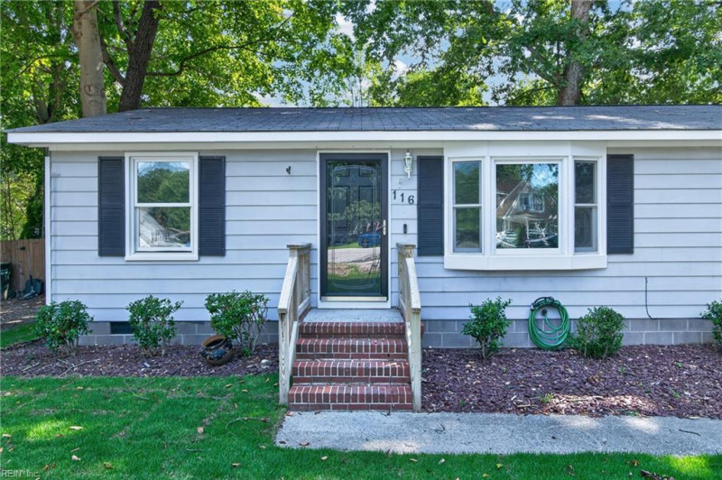 Photo 3 of 28 residential for sale in York County virginia
