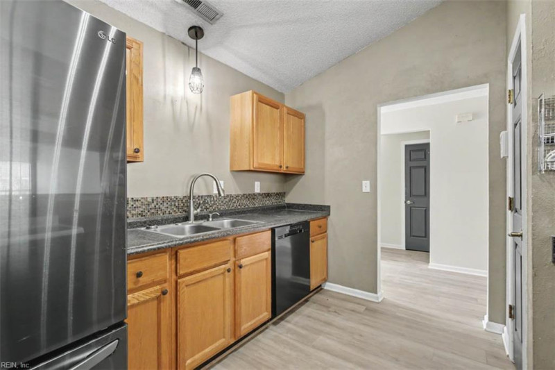 Photo 14 of 29 residential for sale in Suffolk virginia