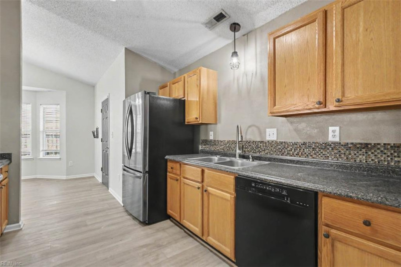 Photo 15 of 29 residential for sale in Suffolk virginia