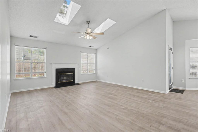 Photo 6 of 29 residential for sale in Suffolk virginia