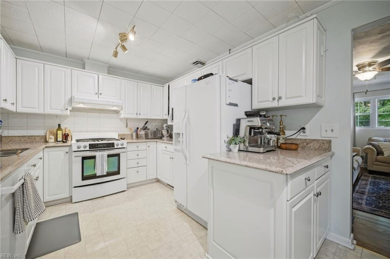 Photo 13 of 45 residential for sale in Norfolk virginia