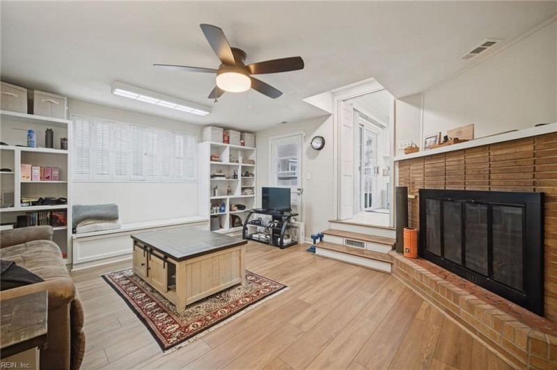 Photo 16 of 45 residential for sale in Norfolk virginia