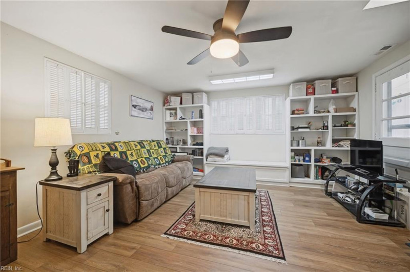 Photo 17 of 45 residential for sale in Norfolk virginia