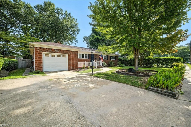 Photo 3 of 45 residential for sale in Norfolk virginia