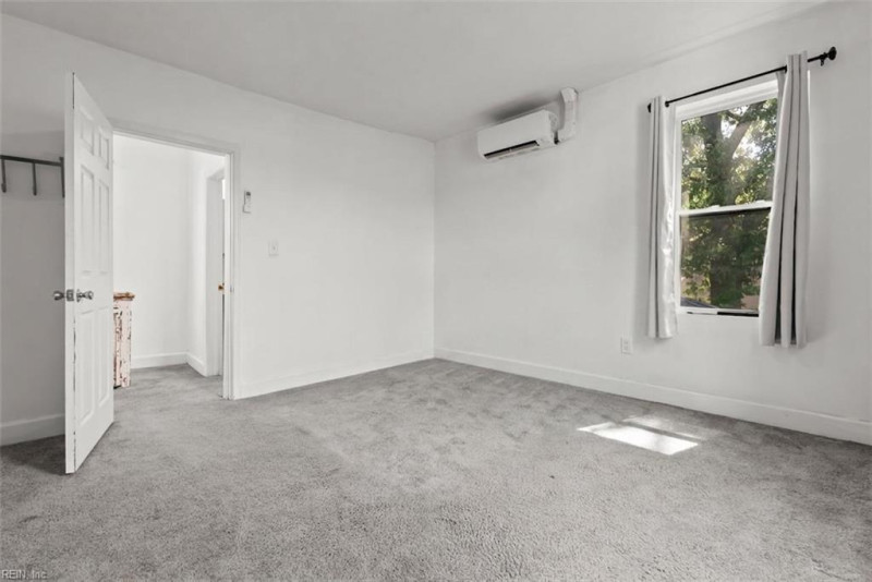 Photo 11 of 20 residential for sale in Portsmouth virginia