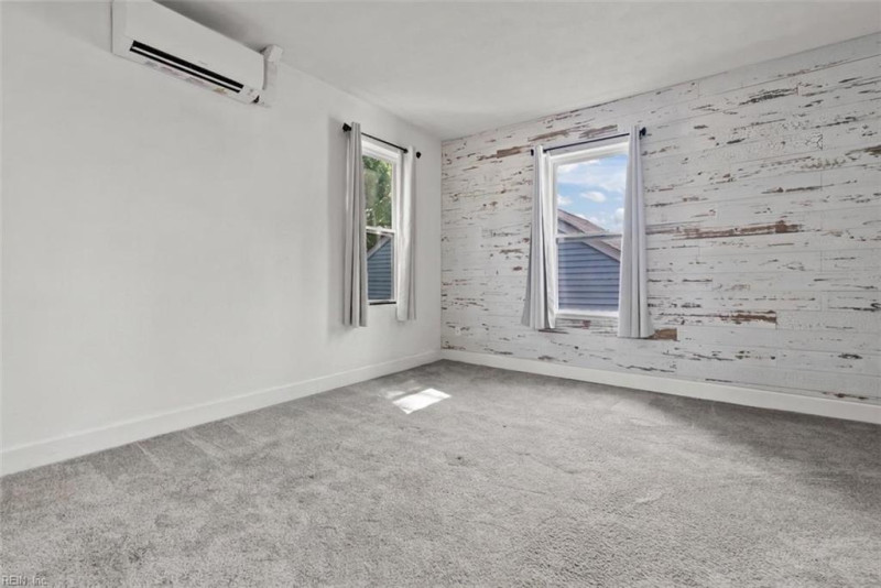 Photo 12 of 20 residential for sale in Portsmouth virginia