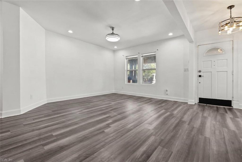 Photo 3 of 20 residential for sale in Portsmouth virginia