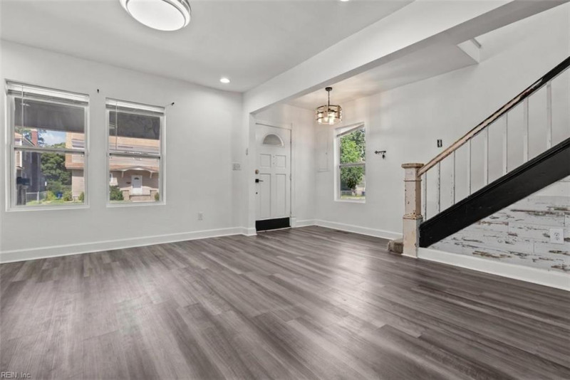 Photo 4 of 20 residential for sale in Portsmouth virginia