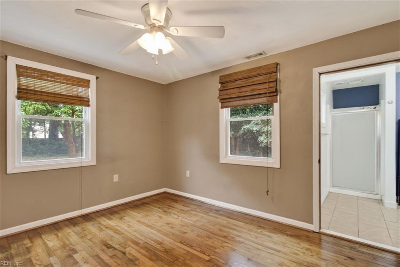 Photo 12 of 31 residential for sale in Norfolk virginia