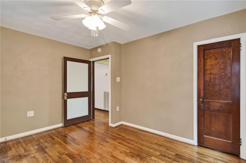 Photo 14 of 31 residential for sale in Norfolk virginia