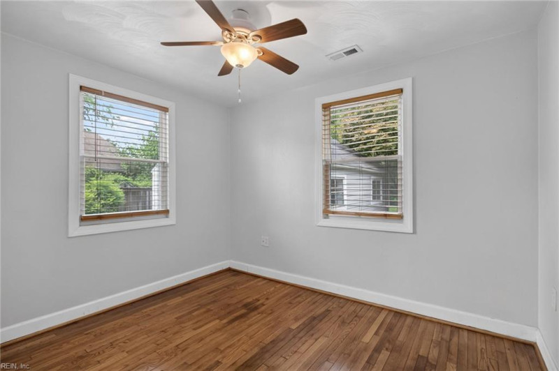 Photo 16 of 31 residential for sale in Norfolk virginia