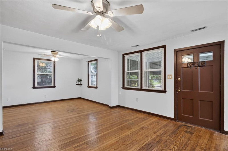 Photo 3 of 31 residential for sale in Norfolk virginia