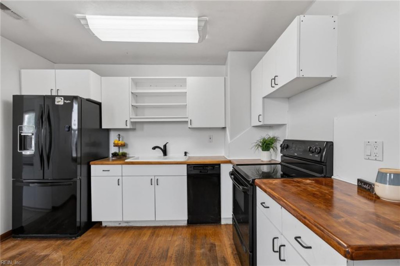 Photo 7 of 31 residential for sale in Norfolk virginia