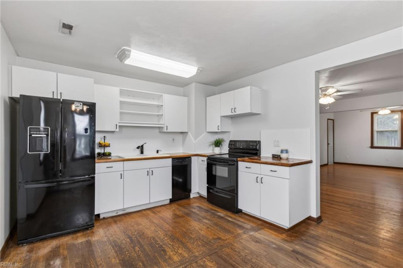 Photo 9 of 31 residential for sale in Norfolk virginia
