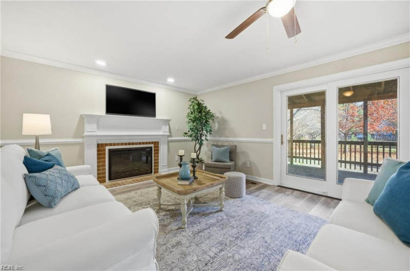 Photo 3 of 39 residential for sale in Poquoson virginia