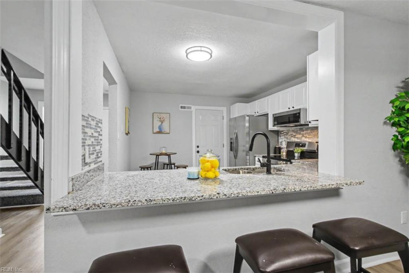 Photo 11 of 30 residential for sale in Virginia Beach virginia
