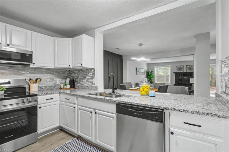 Photo 16 of 30 residential for sale in Virginia Beach virginia