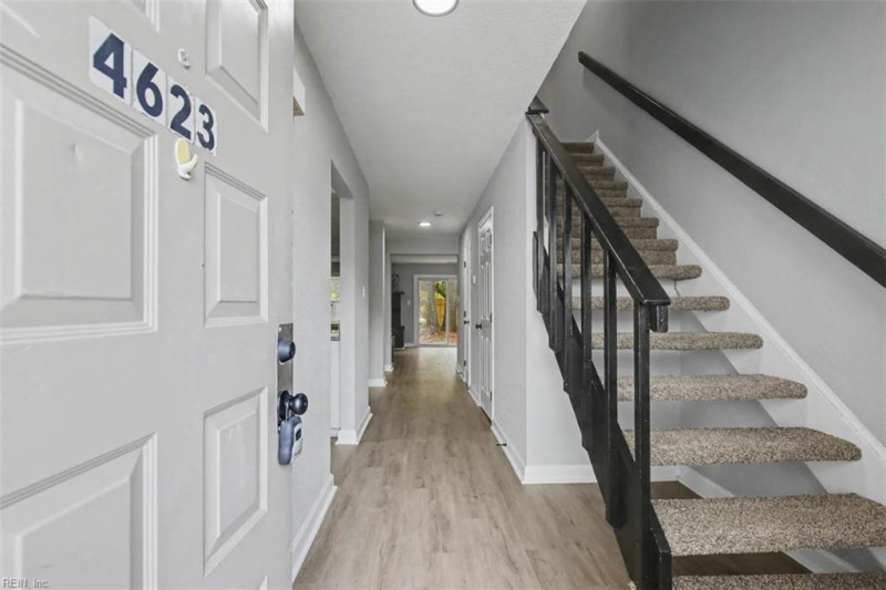Photo 3 of 30 residential for sale in Virginia Beach virginia