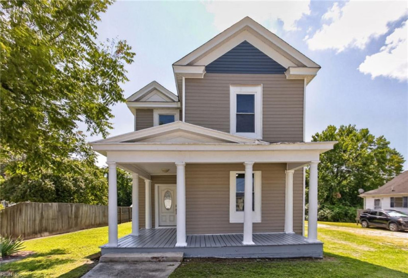 Photo 1 of 32 residential for sale in Franklin virginia