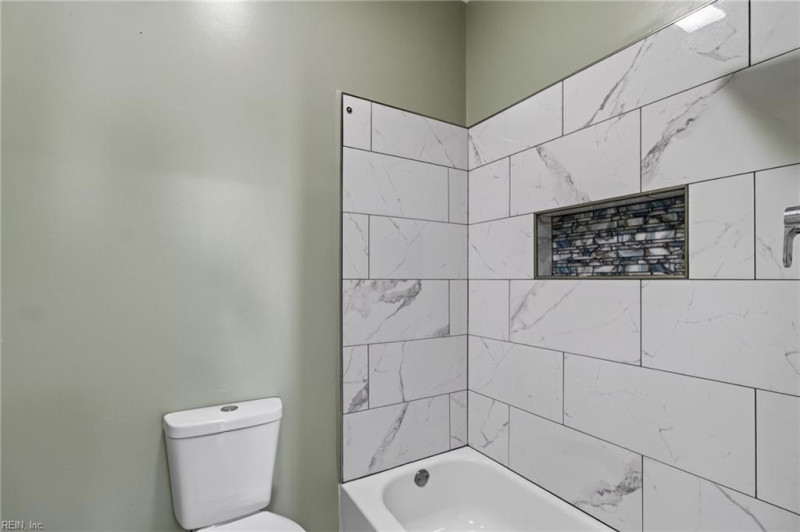 Photo 10 of 32 residential for sale in Franklin virginia