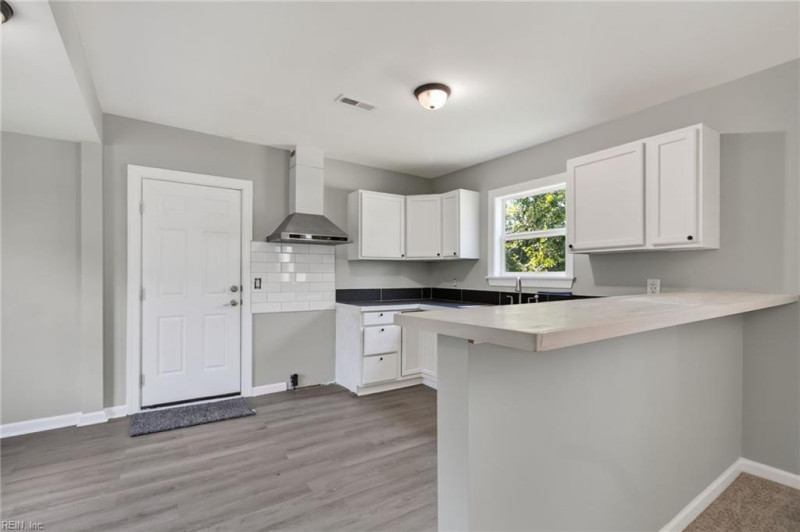 Photo 15 of 32 residential for sale in Franklin virginia