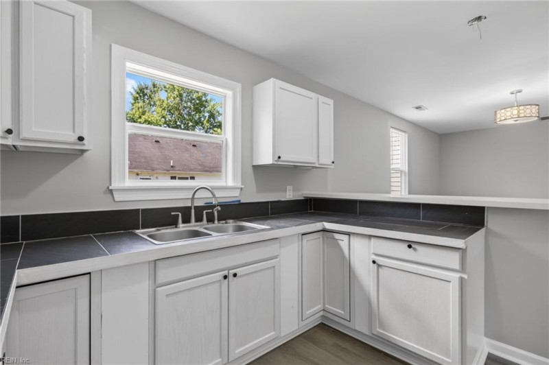 Photo 17 of 32 residential for sale in Franklin virginia