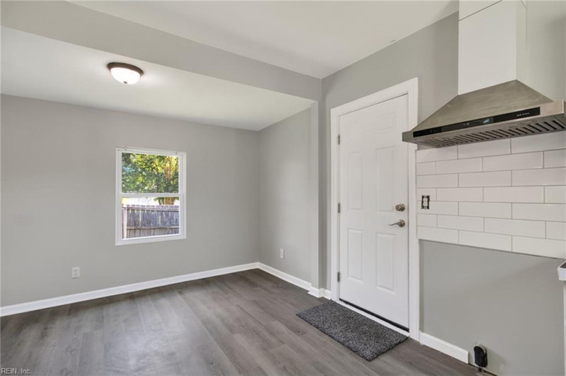 Photo 18 of 32 residential for sale in Franklin virginia