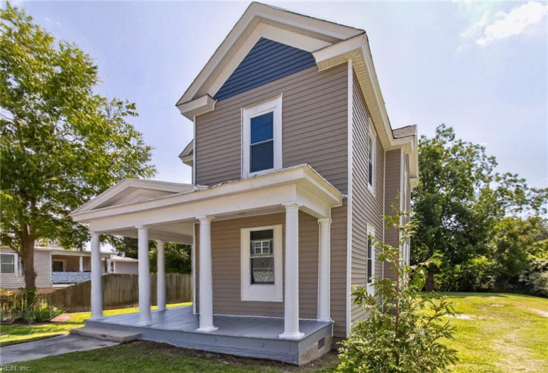 Photo 3 of 32 residential for sale in Franklin virginia