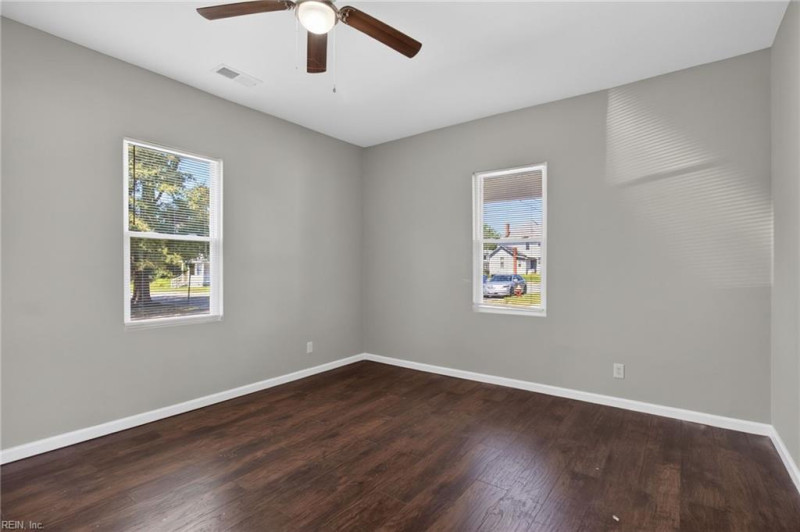 Photo 8 of 32 residential for sale in Franklin virginia