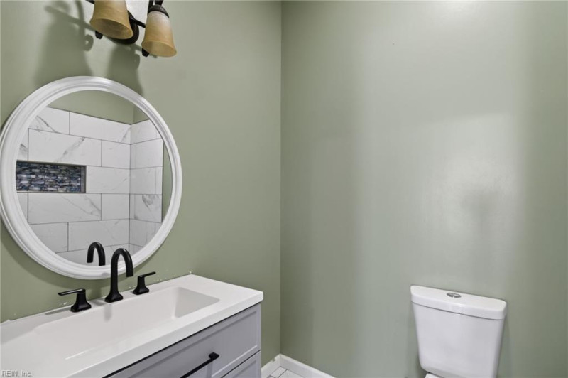 Photo 9 of 32 residential for sale in Franklin virginia