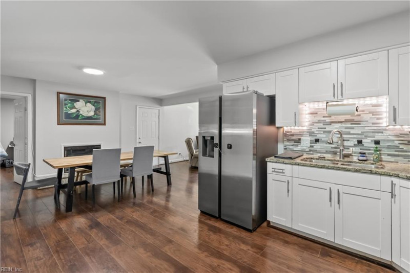 Photo 14 of 45 residential for sale in Chesapeake virginia
