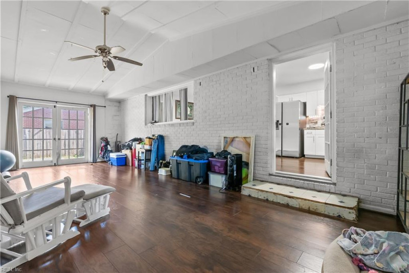 Photo 19 of 45 residential for sale in Chesapeake virginia