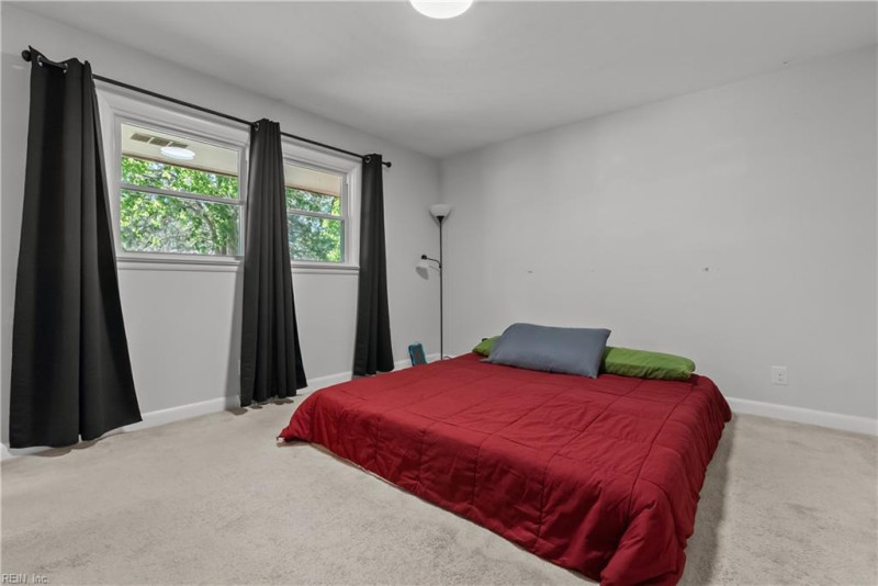 Photo 20 of 45 residential for sale in Chesapeake virginia
