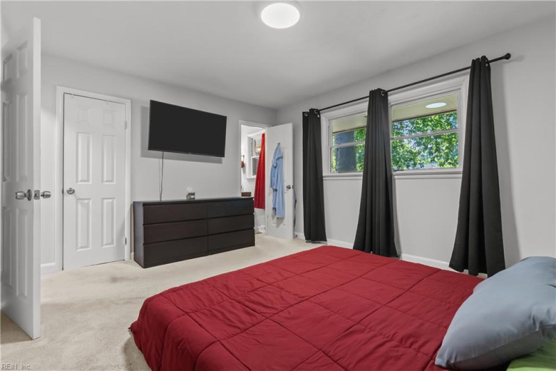 Photo 21 of 45 residential for sale in Chesapeake virginia
