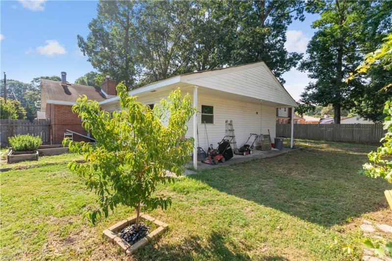 Photo 35 of 45 residential for sale in Chesapeake virginia