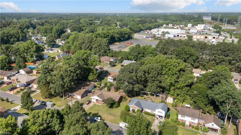 Photo 4 of 45 residential for sale in Chesapeake virginia