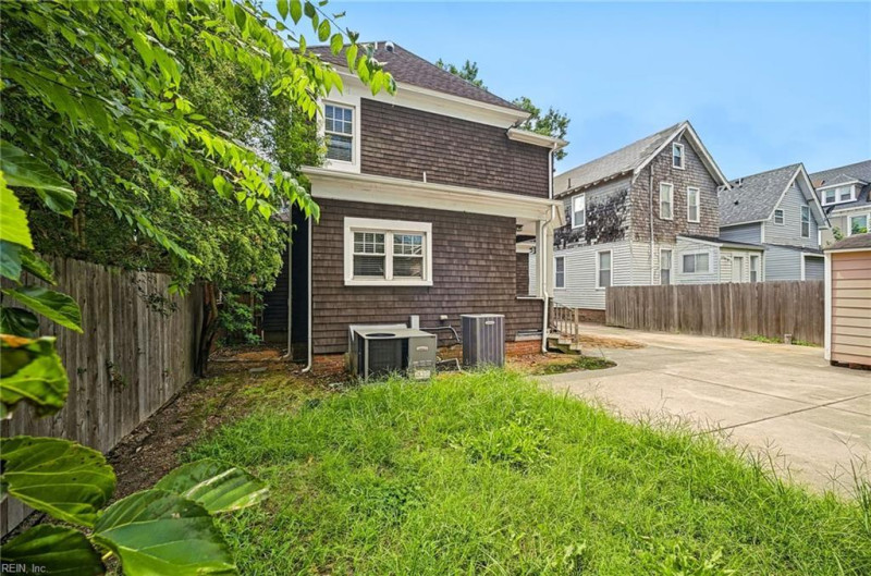 Photo 31 of 40 residential for sale in Norfolk virginia