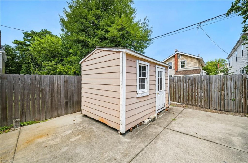 Photo 33 of 40 residential for sale in Norfolk virginia