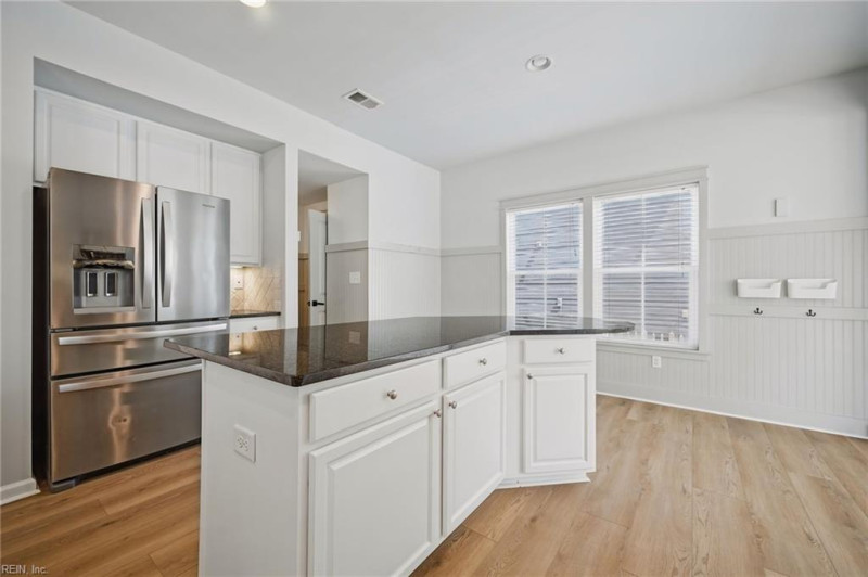 Photo 14 of 47 residential for sale in Chesapeake virginia