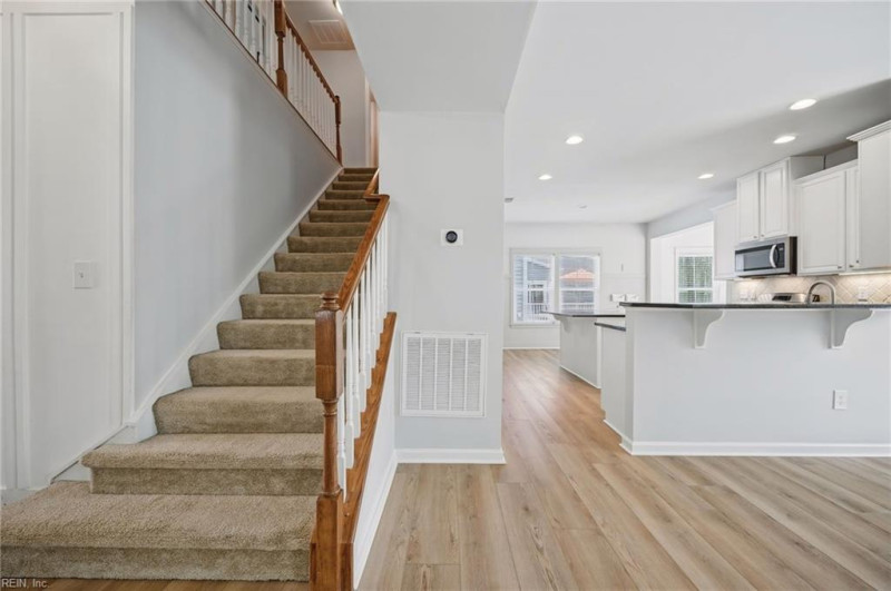 Photo 5 of 47 residential for sale in Chesapeake virginia