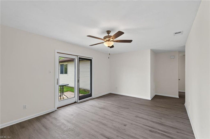 Photo 12 of 37 residential for sale in Virginia Beach virginia