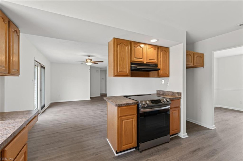 Photo 14 of 37 residential for sale in Virginia Beach virginia