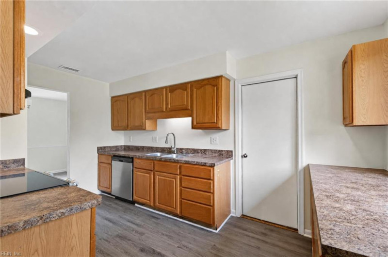 Photo 16 of 37 residential for sale in Virginia Beach virginia