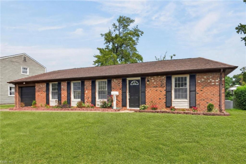 Photo 2 of 37 residential for sale in Virginia Beach virginia