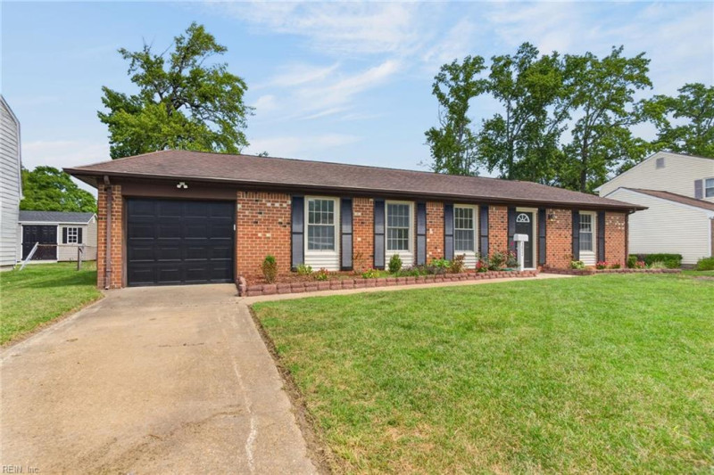 Photo 3 of 37 residential for sale in Virginia Beach virginia