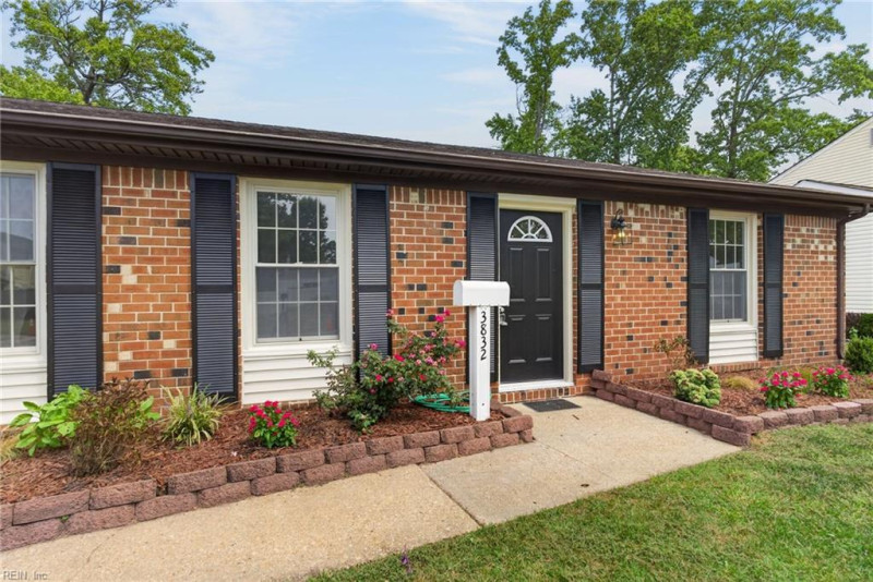 Photo 6 of 37 residential for sale in Virginia Beach virginia