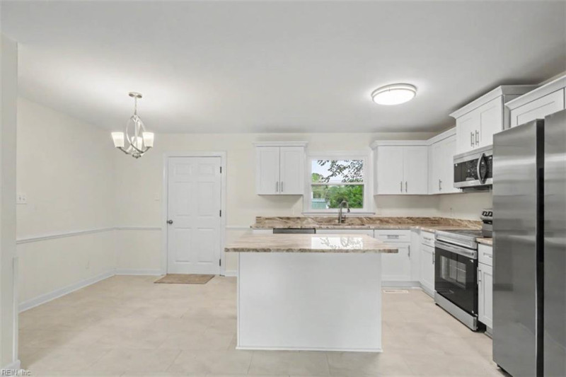Photo 11 of 42 residential for sale in York County virginia