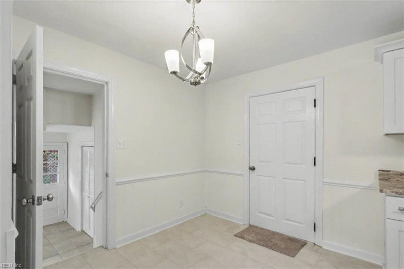 Photo 13 of 42 residential for sale in York County virginia
