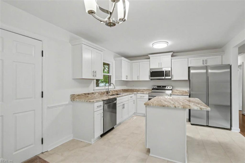 Photo 16 of 42 residential for sale in York County virginia