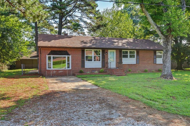 Photo 2 of 42 residential for sale in York County virginia